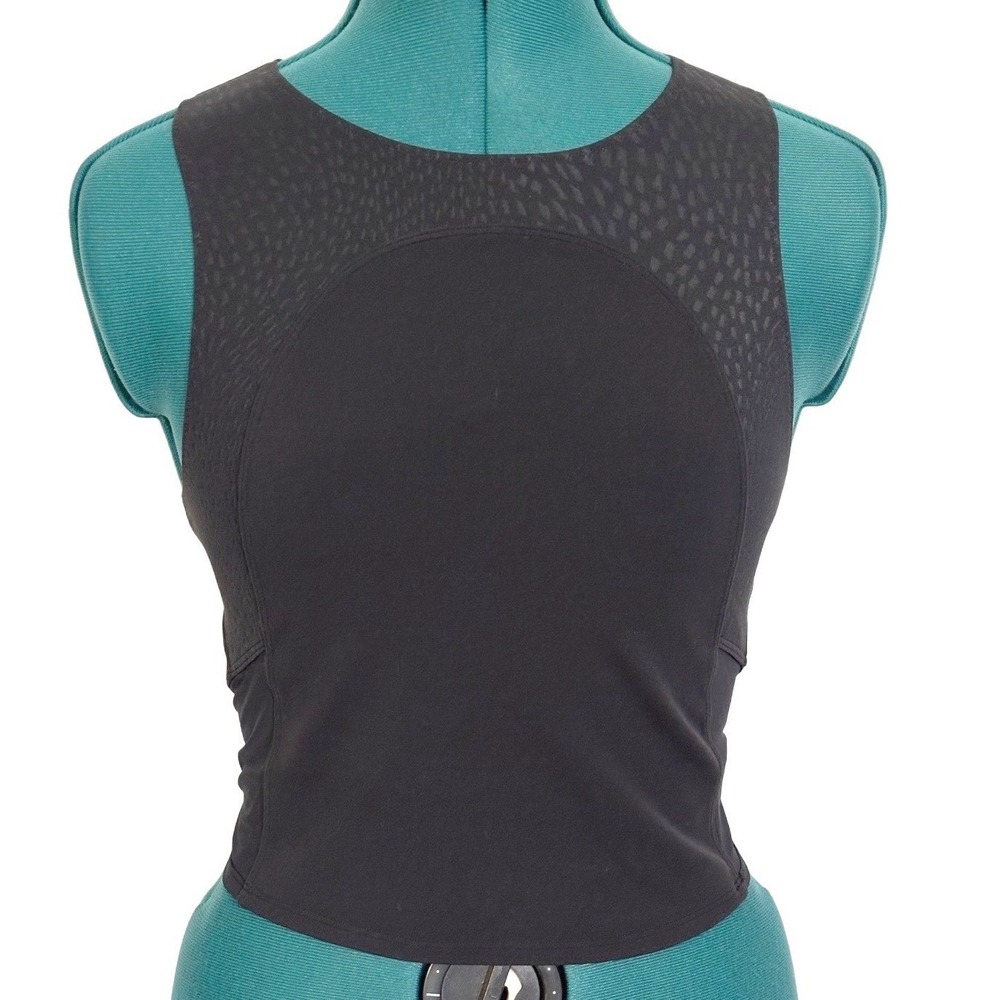 Lululemon Nulu and Mesh Yoga Tank Top‎ size 6 High Neck Crop Black Leopard Print